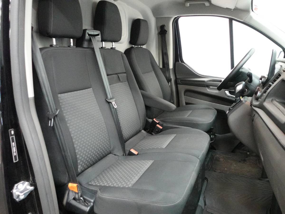 Ford Transit Custom Ford Transit Custom 300 2.0 TDCI L2H1 Trend Automaat Airco Navigatie Cruisecontrol Camera Parkeersensoren