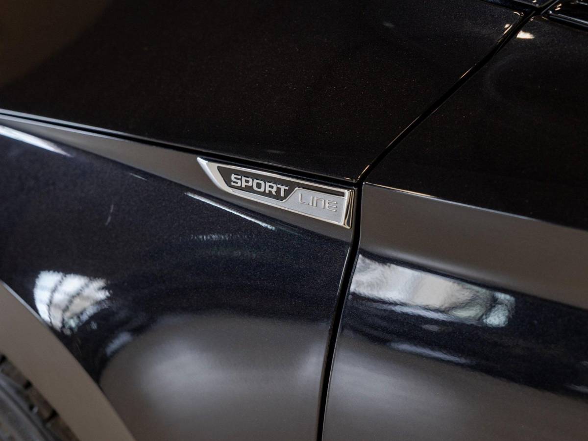 Škoda Superb Skoda Superb Combi 1.5 TSI ACT Sportline Business / 150pk / Stoelverwarming / Elektrische stoelverstelling met geheugen /