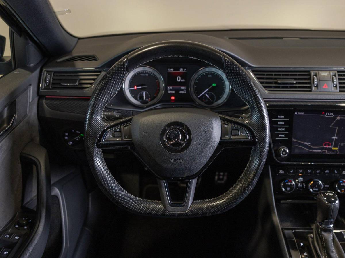Škoda Superb Skoda Superb Combi 1.5 TSI ACT Sportline Business / 150pk / Stoelverwarming / Elektrische stoelverstelling met geheugen /