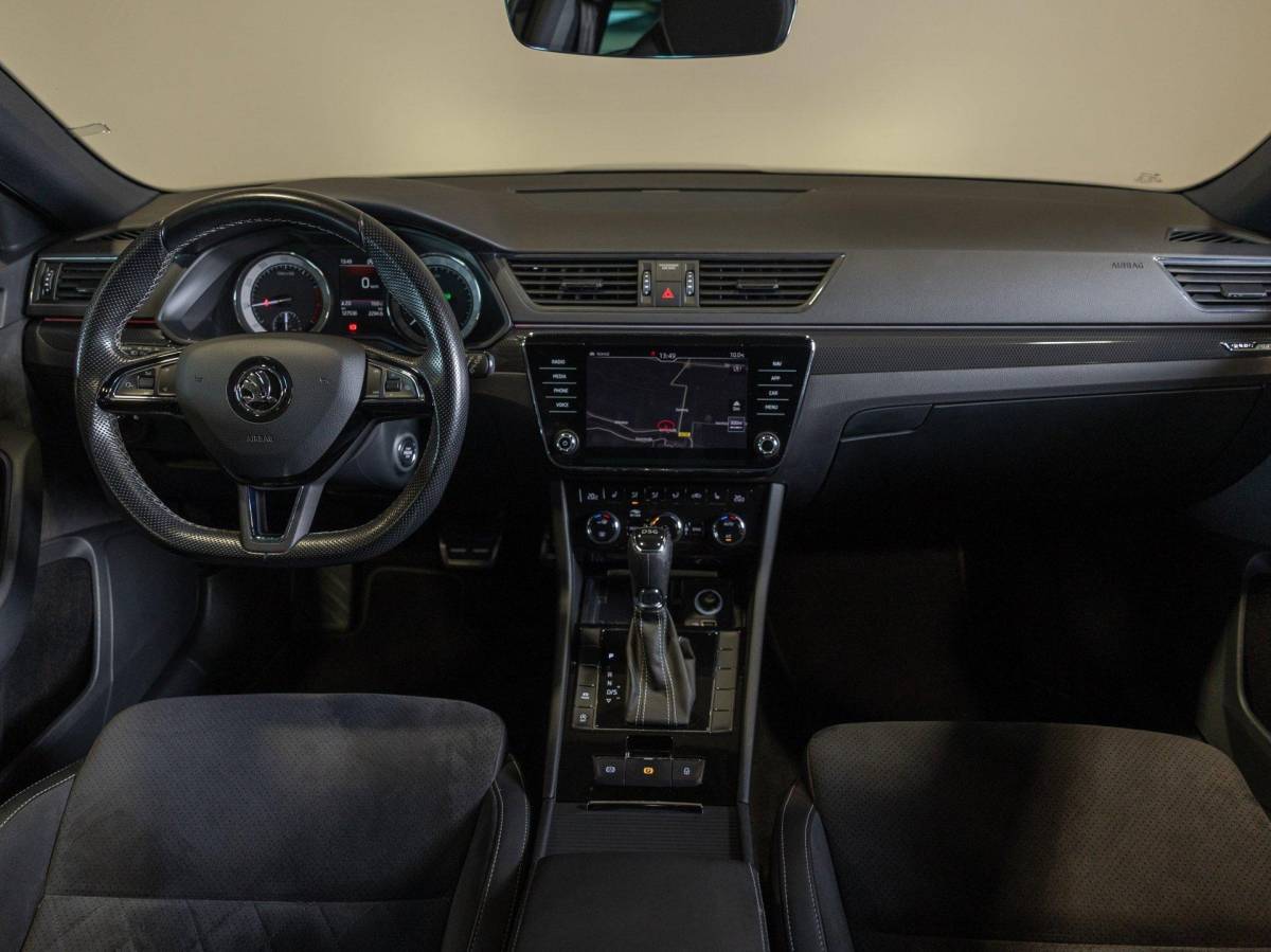 Škoda Superb Skoda Superb Combi 1.5 TSI ACT Sportline Business / 150pk / Stoelverwarming / Elektrische stoelverstelling met geheugen /