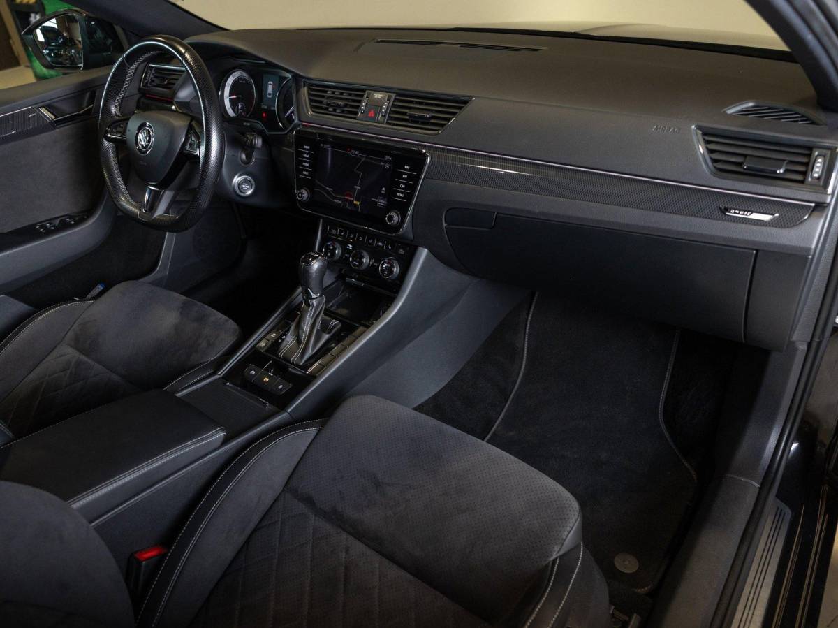Škoda Superb Skoda Superb Combi 1.5 TSI ACT Sportline Business / 150pk / Stoelverwarming / Elektrische stoelverstelling met geheugen /