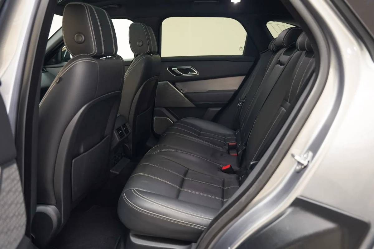 Land Rover Range Rover Velar Land Rover Range Rover Velar 2.0 P400e R-Dynamic SE Aut.[ Panoramadak Leder Stoelverwarming Navi Apple / Android ]