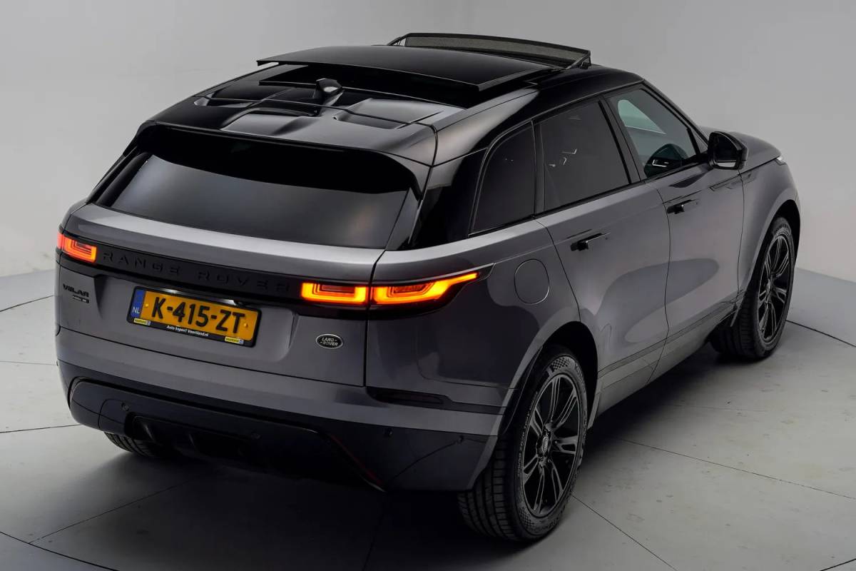 Land Rover Range Rover Velar Land Rover Range Rover Velar 2.0 P400e R-Dynamic SE Aut.[ Panoramadak Leder Stoelverwarming Navi Apple / Android ]