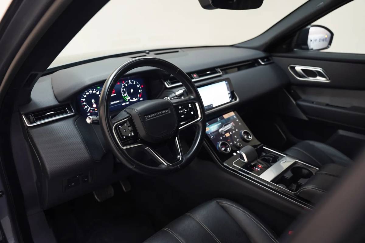 Land Rover Range Rover Velar Land Rover Range Rover Velar 2.0 P400e R-Dynamic SE Aut.[ Panoramadak Leder Stoelverwarming Navi Apple / Android ]