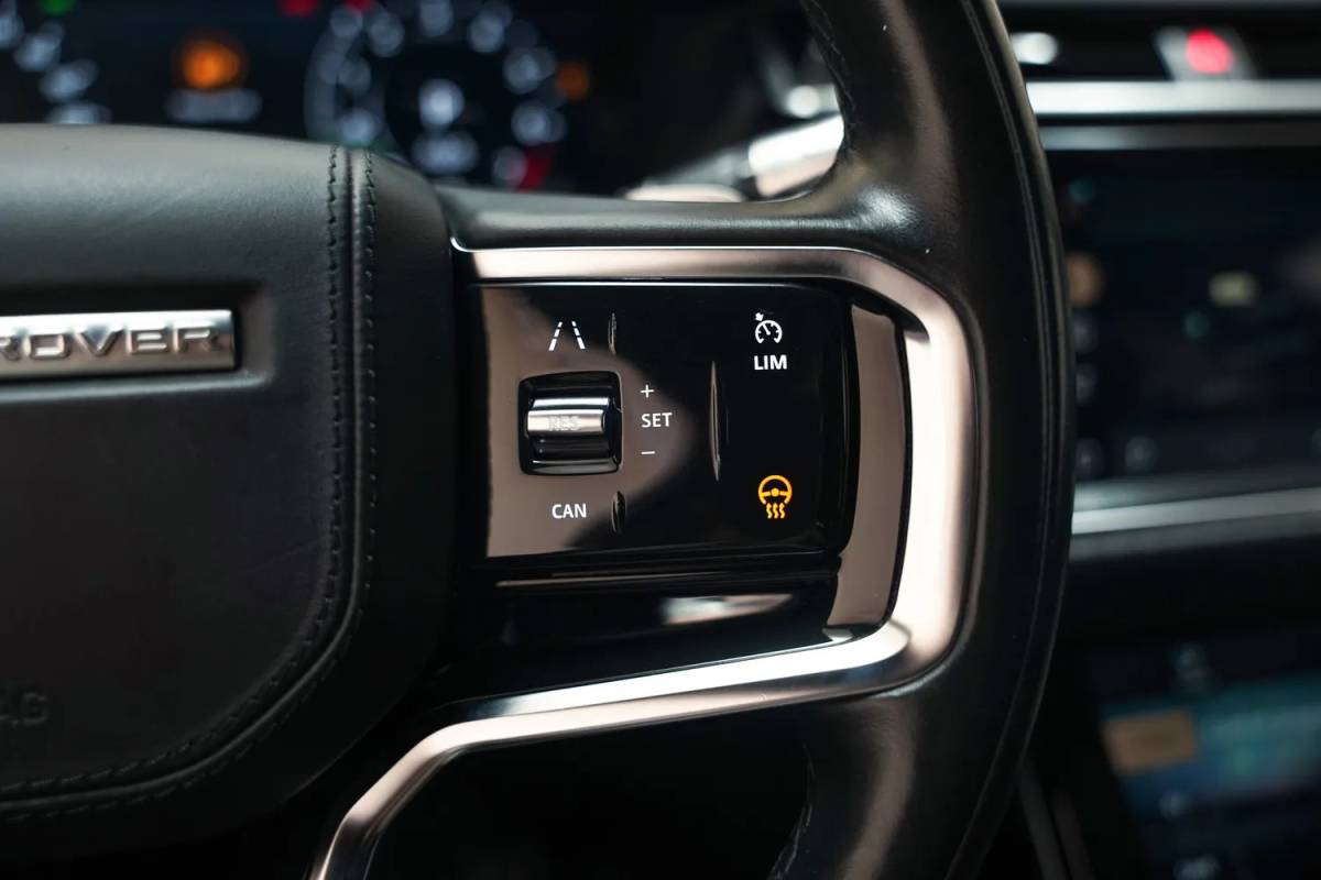 Land Rover Range Rover Velar Land Rover Range Rover Velar 2.0 P400e R-Dynamic SE Aut.[ Panoramadak Leder Stoelverwarming Navi Apple / Android ]