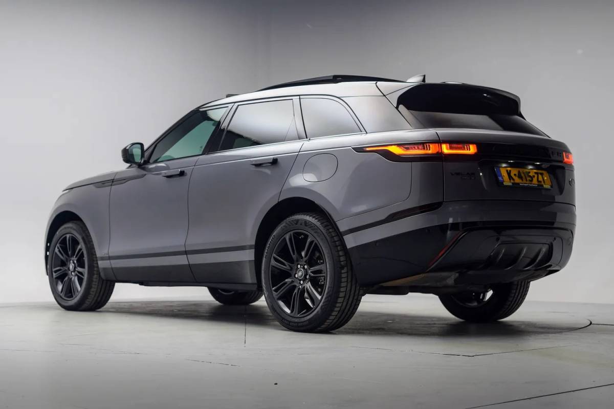 Land Rover Range Rover Velar Land Rover Range Rover Velar 2.0 P400e R-Dynamic SE Aut.[ Panoramadak Leder Stoelverwarming Navi Apple / Android ]