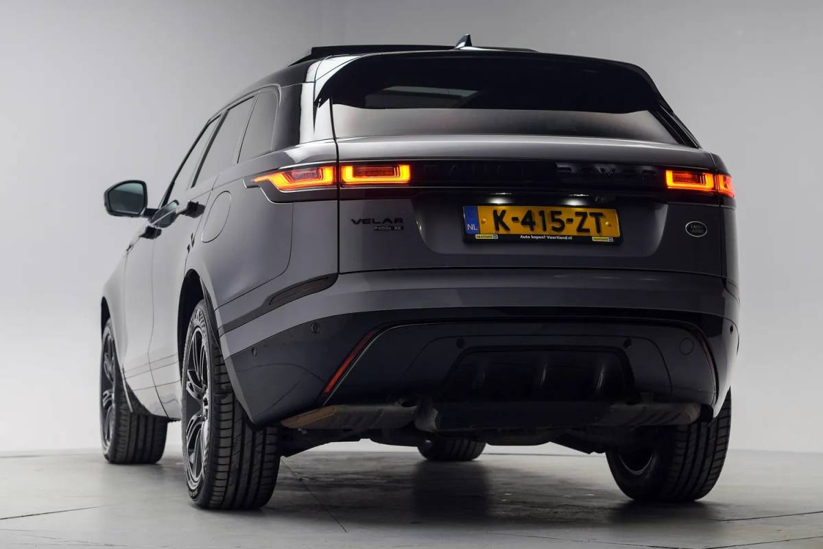 Land Rover Range Rover Velar Land Rover Range Rover Velar 2.0 P400e R-Dynamic SE Aut.[ Panoramadak Leder Stoelverwarming Navi Apple / Android ]