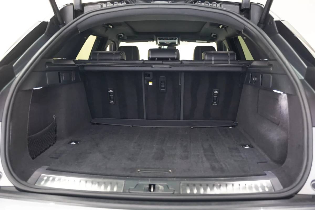 Land Rover Range Rover Velar Land Rover Range Rover Velar 2.0 P400e R-Dynamic SE Aut.[ Panoramadak Leder Stoelverwarming Navi Apple / Android ]