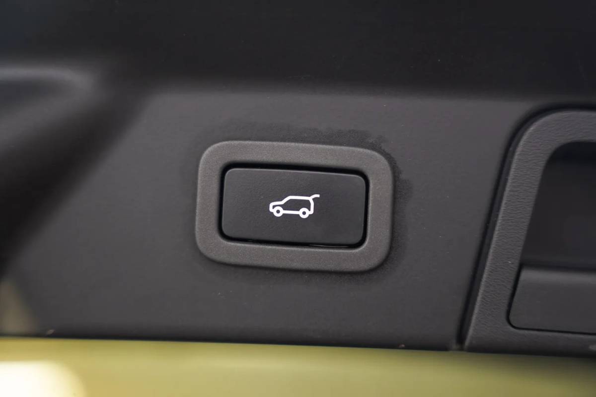 Land Rover Range Rover Velar Land Rover Range Rover Velar 2.0 P400e R-Dynamic SE Aut.[ Panoramadak Leder Stoelverwarming Navi Apple / Android ]