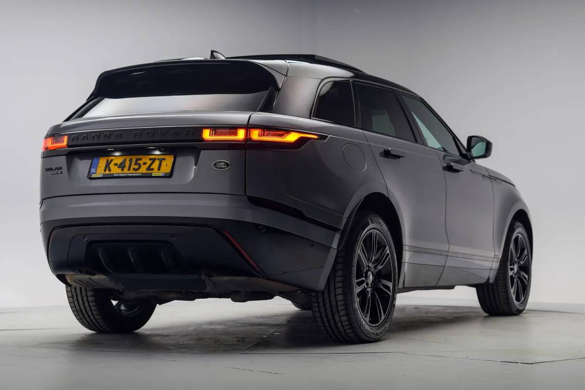 Land Rover Range Rover Velar Land Rover Range Rover Velar 2.0 P400e R-Dynamic SE Aut.[ Panoramadak Leder Stoelverwarming Navi Apple / Android ]