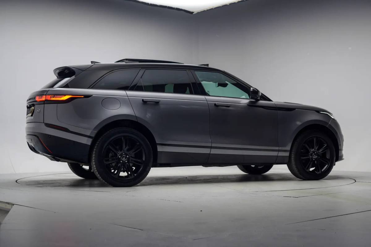 Land Rover Range Rover Velar Land Rover Range Rover Velar 2.0 P400e R-Dynamic SE Aut.[ Panoramadak Leder Stoelverwarming Navi Apple / Android ]
