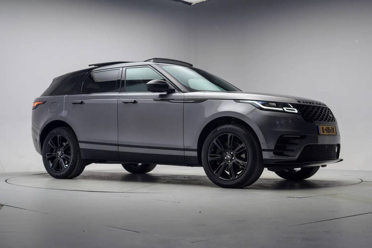 Land Rover Range Rover Velar Land Rover Range Rover Velar 2.0 P400e R-Dynamic SE Aut.[ Panoramadak Leder Stoelverwarming Navi Apple / Android ]