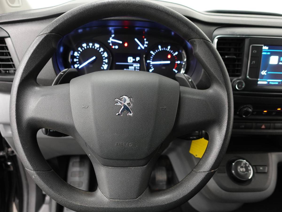 Peugeot Expert Peugeot Expert 2.0 BlueHDI 180PK Long Premium Automaat  Airco Carplay Navigatie Cruise control   3-zits