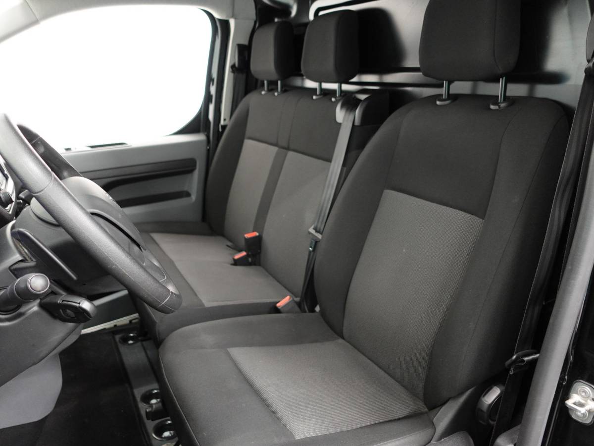 Peugeot Expert Peugeot Expert 2.0 BlueHDI 180PK Long Premium Automaat  Airco Carplay Navigatie Cruise control   3-zits