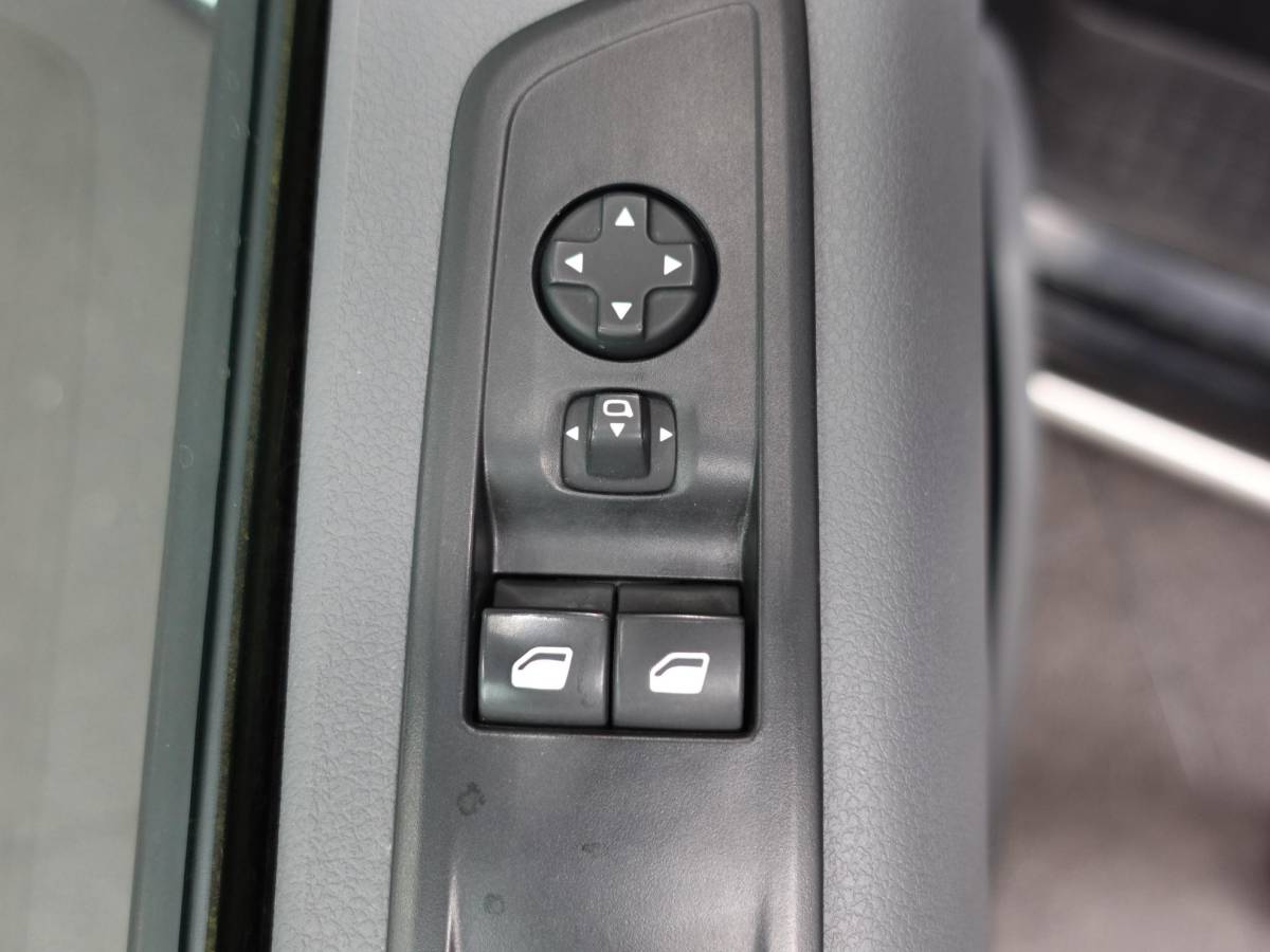 Peugeot Expert Peugeot Expert 2.0 BlueHDI 180PK Long Premium Automaat  Airco Carplay Navigatie Cruise control   3-zits