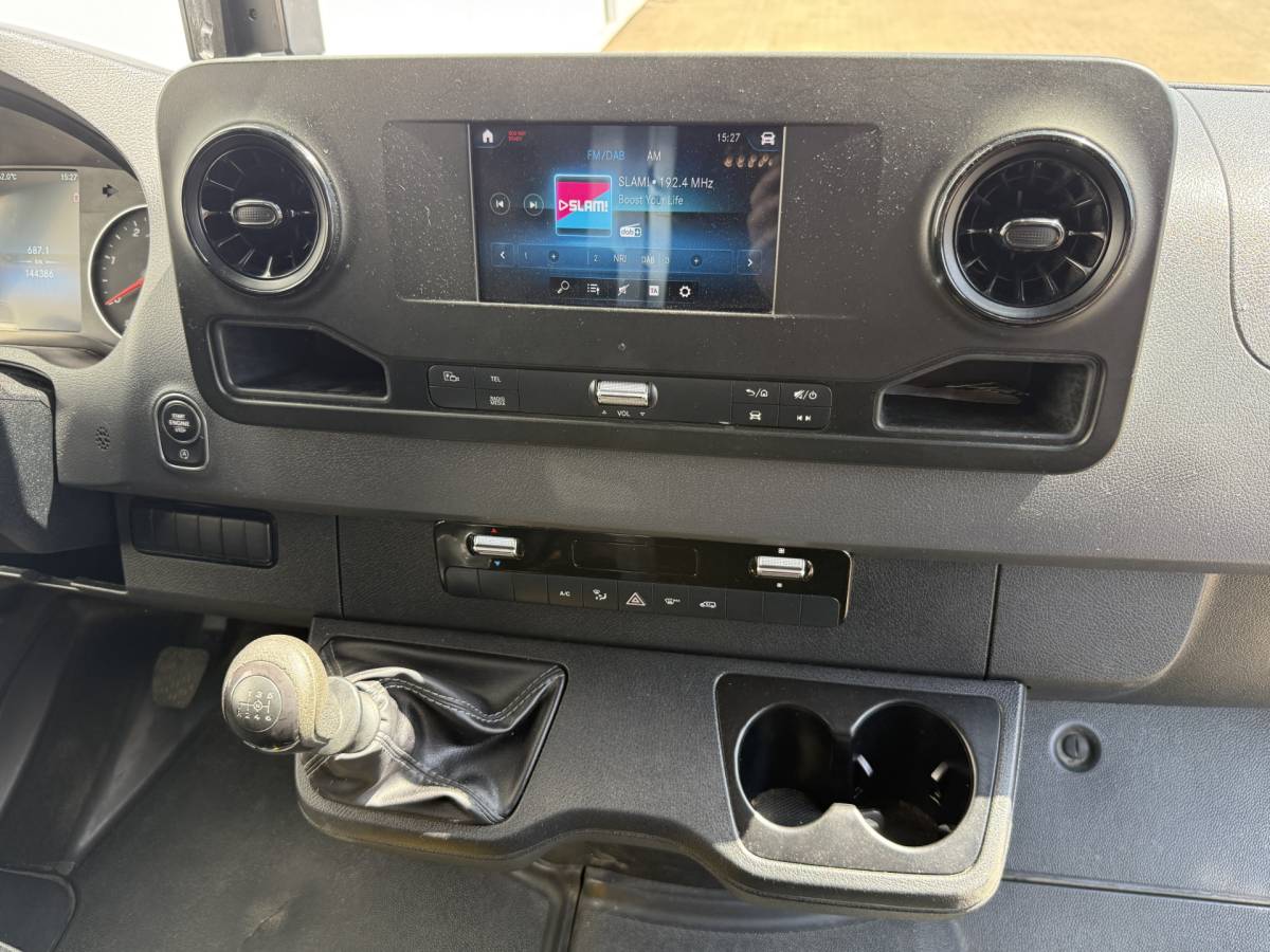 Mercedes-Benz Sprinter Mercedes-Benz Sprinter 315 1.9 CDI Pakketbus L3H2 Tussenschot met deur LED Climate Control Cruise Control Carplay Camera