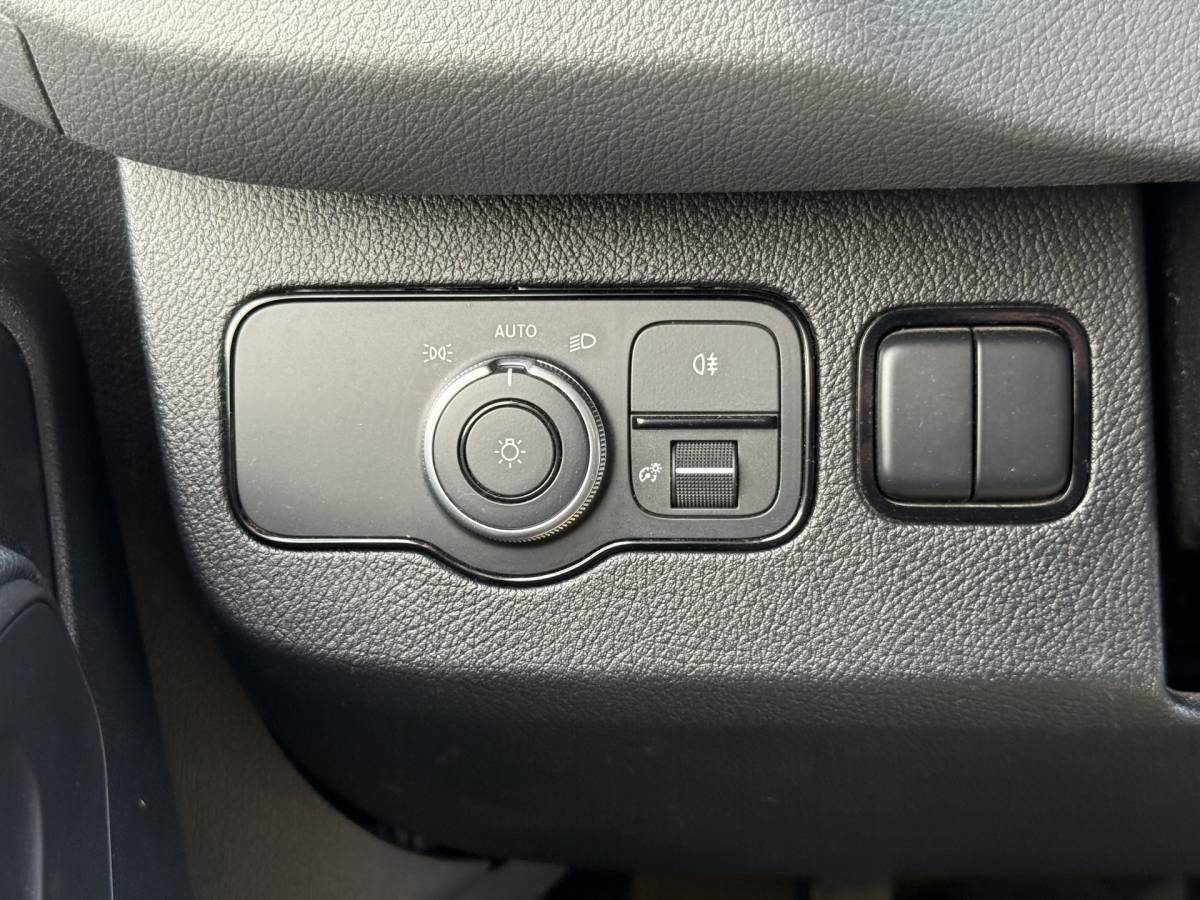 Mercedes-Benz Sprinter Mercedes-Benz Sprinter 315 1.9 CDI Pakketbus L3H2 Tussenschot met deur LED Climate Control Cruise Control Carplay Camera