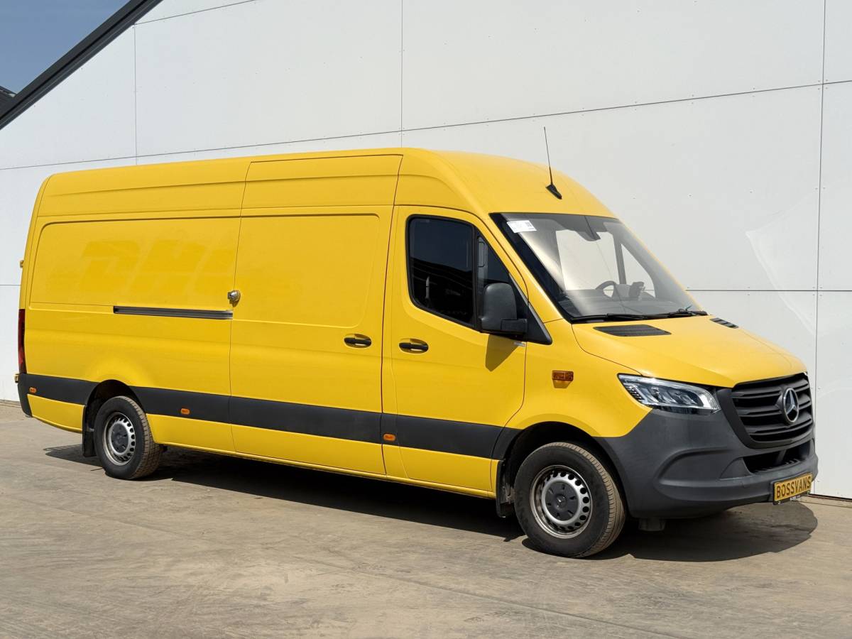 Mercedes-Benz Sprinter Mercedes-Benz Sprinter 315 1.9 CDI Pakketbus L3H2 Tussenschot met deur LED Climate Control Cruise Control Carplay Camera