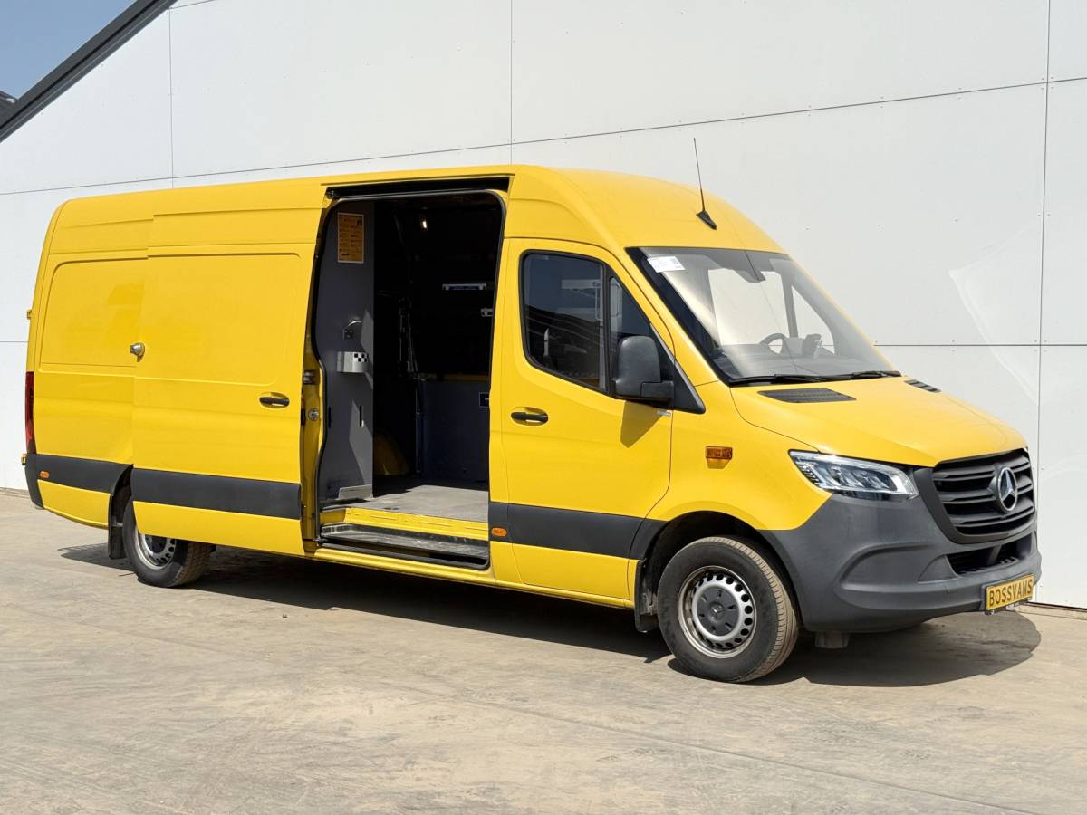 Mercedes-Benz Sprinter Mercedes-Benz Sprinter 315 1.9 CDI Pakketbus L3H2 Tussenschot met deur LED Climate Control Cruise Control Carplay Camera