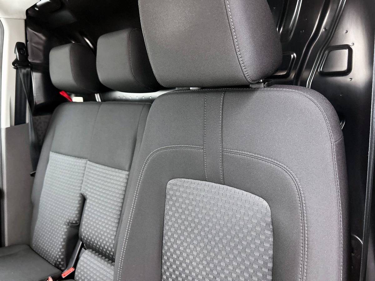 Ford Transit Connect Ford Transit Connect 1.5 EcoBlue Automaat L2 Trend Navigatie Airco Parkeersensoren Cruise Control 3Zits Camera DAB+ radio