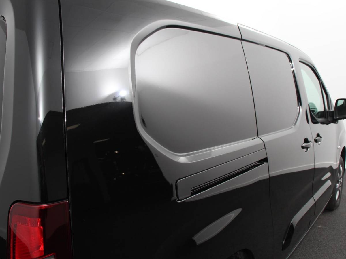 Opel Combo Opel Combo 1.5 BlueHDi 130PK L2 Automaat Apple Carplay / Android Auto Navigatie Trekhaak Airco Camera Cruise Control Parkeersensoren V+A DAB