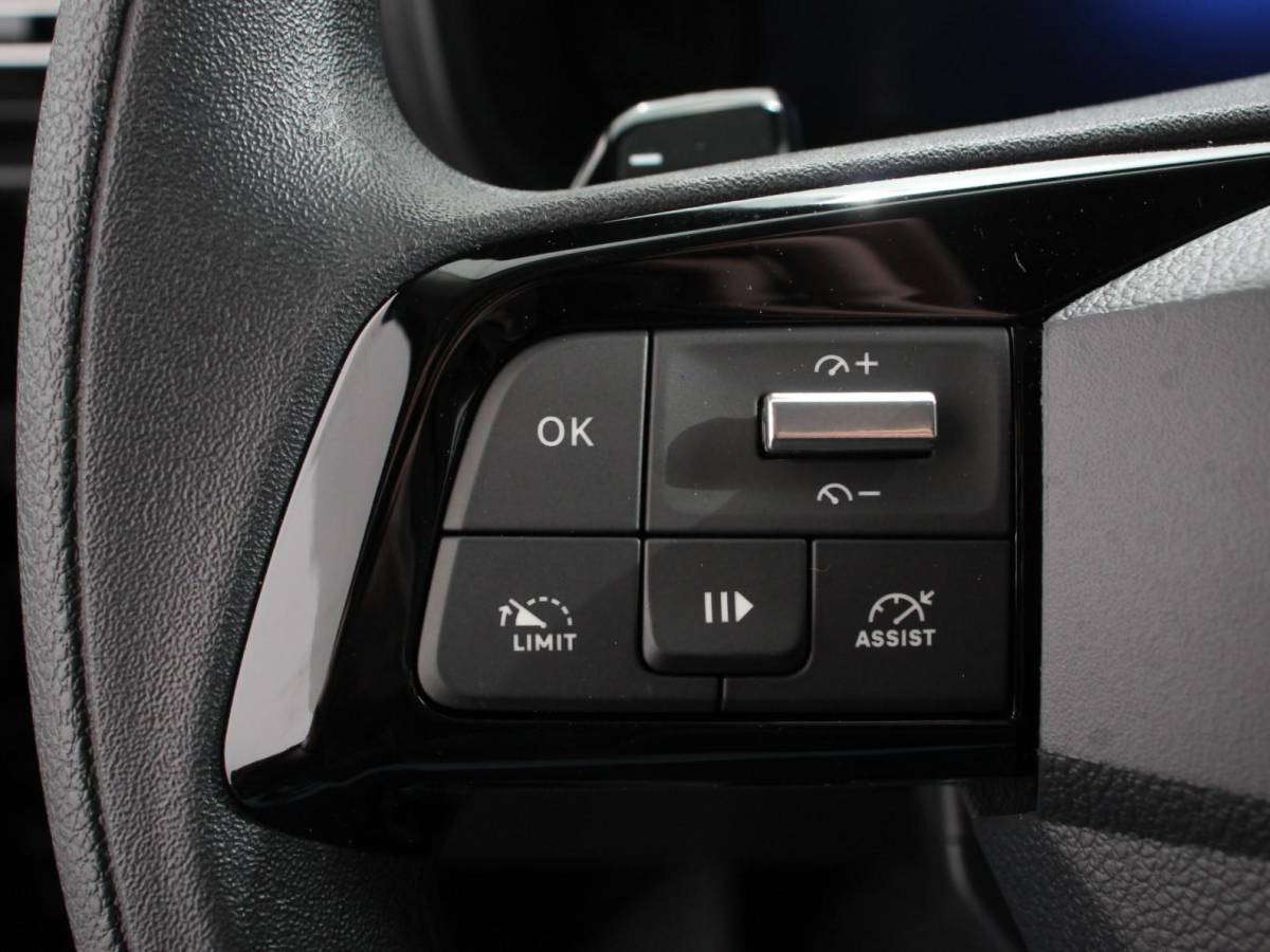 Opel Combo Opel Combo 1.5 BlueHDi 130PK L2 Automaat Apple Carplay / Android Auto Navigatie Trekhaak Airco Camera Cruise Control Parkeersensoren V+A DAB