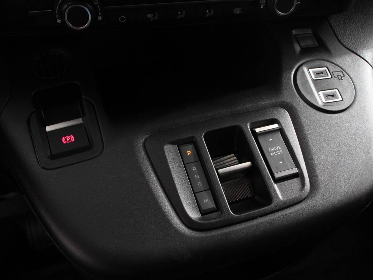 Opel Combo Opel Combo 1.5 BlueHDi 130PK L2 Automaat Apple Carplay / Android Auto Navigatie Trekhaak Airco Camera Cruise Control Parkeersensoren V+A DAB