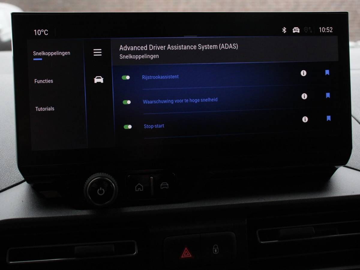 Opel Combo Opel Combo 1.5 BlueHDi 130PK L2 Automaat Apple Carplay / Android Auto Navigatie Trekhaak Airco Camera Cruise Control Parkeersensoren V+A DAB