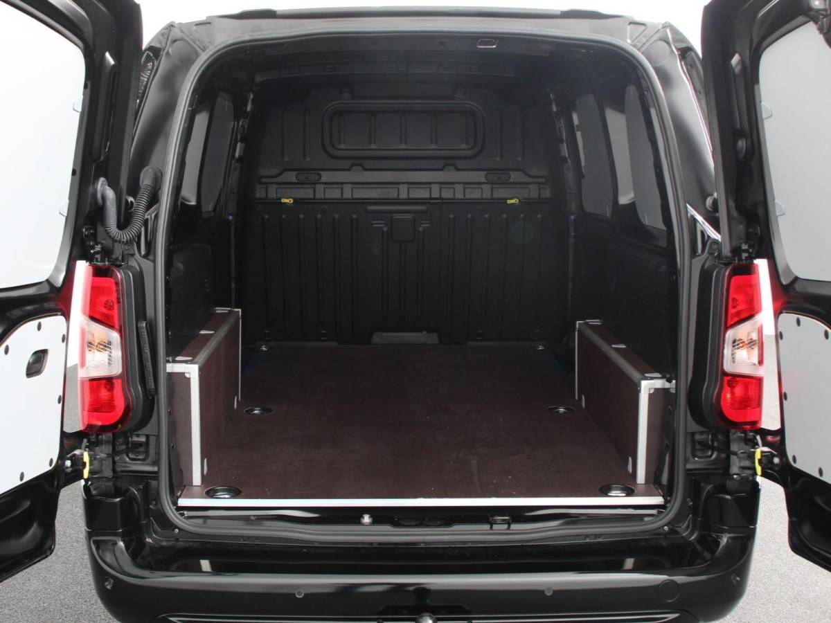 Opel Combo Opel Combo 1.5 BlueHDi 130PK L2 Automaat Apple Carplay / Android Auto Navigatie Trekhaak Airco Camera Cruise Control Parkeersensoren V+A DAB
