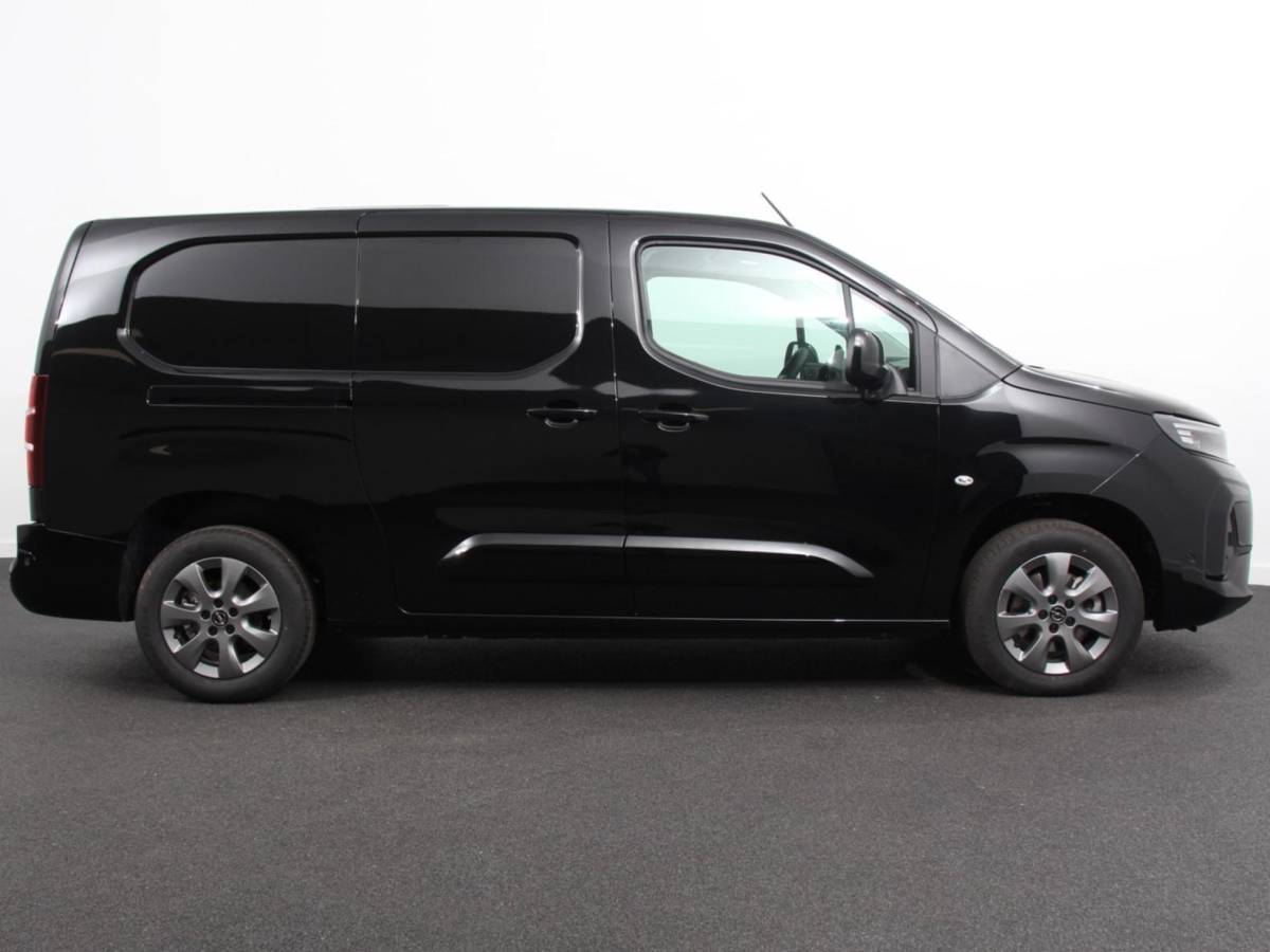 Opel Combo Opel Combo 1.5 BlueHDi 130PK L2 Automaat Apple Carplay / Android Auto Navigatie Trekhaak Airco Camera Cruise Control Parkeersensoren V+A DAB