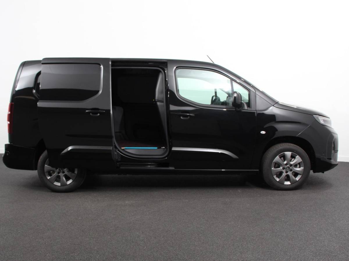 Opel Combo Opel Combo 1.5 BlueHDi 130PK L2 Automaat Apple Carplay / Android Auto Navigatie Trekhaak Airco Camera Cruise Control Parkeersensoren V+A DAB