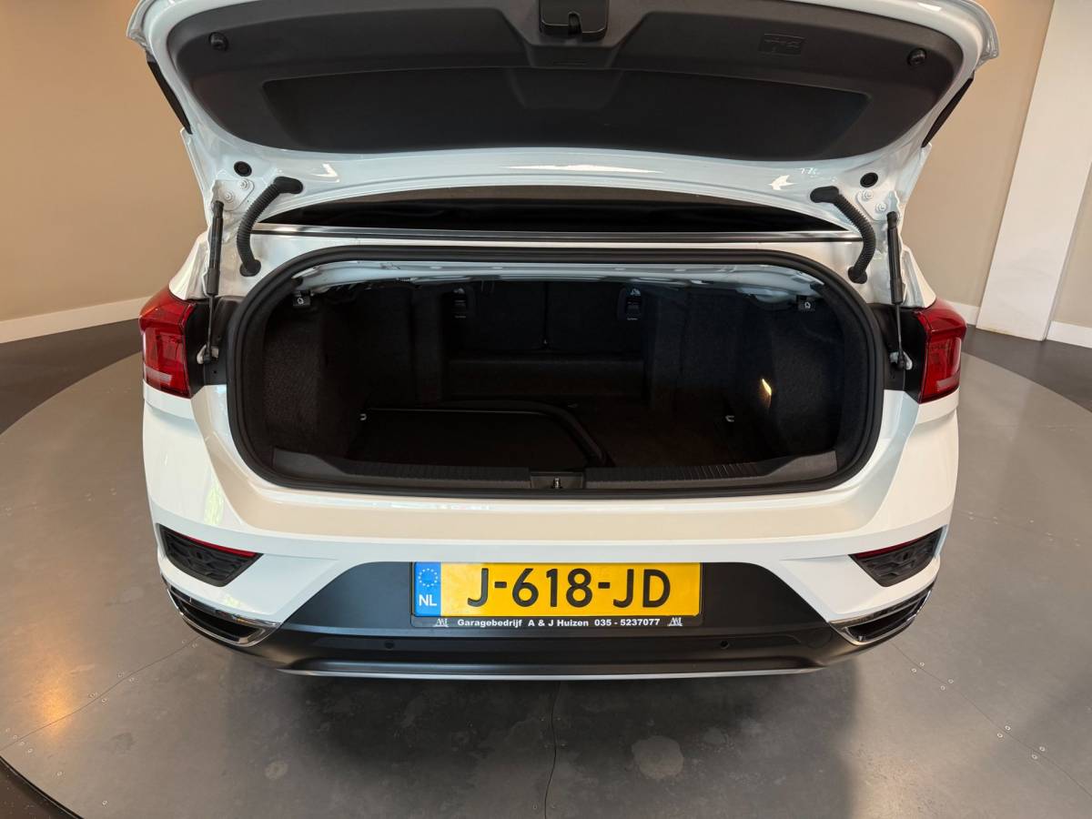 Volkswagen T-Roc Volkswagen T-Roc Cabrio 1.5 TSI Style *50.000Km!* Dealer OH|Carplay|Camera|Stoelverw.|Adapt.Cruise|DAB|IQ-Drive|NAP