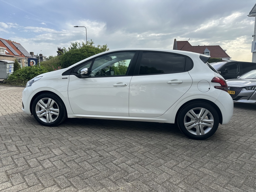 Peugeot 208 Peugeot 208 Peugeot 208 1.2 Signature | Distributieriem Vervangen |