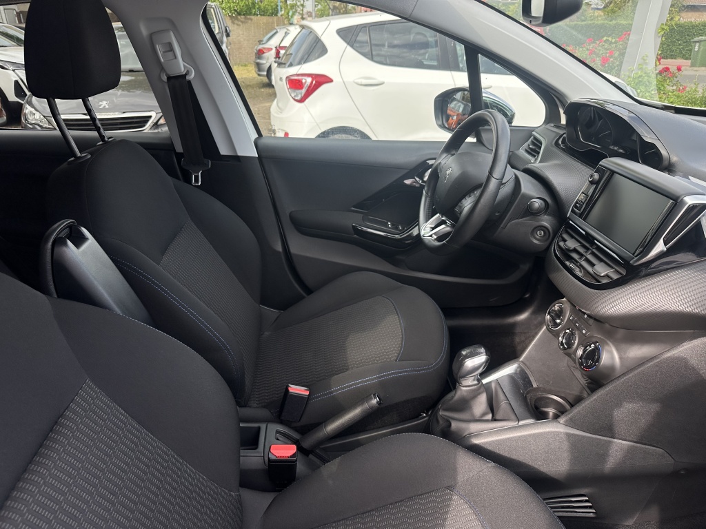 Peugeot 208 Peugeot 208 Peugeot 208 1.2 Signature | Distributieriem Vervangen |