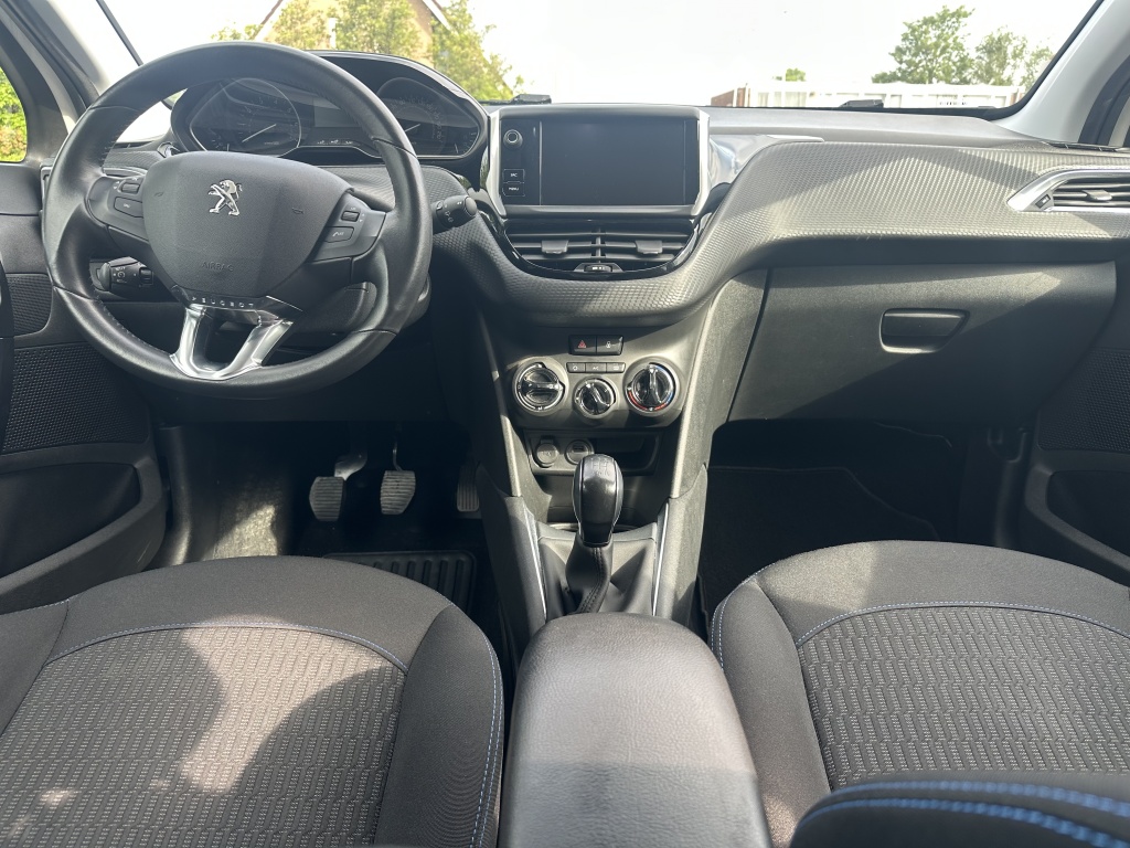 Peugeot 208 Peugeot 208 Peugeot 208 1.2 Signature | Distributieriem Vervangen |