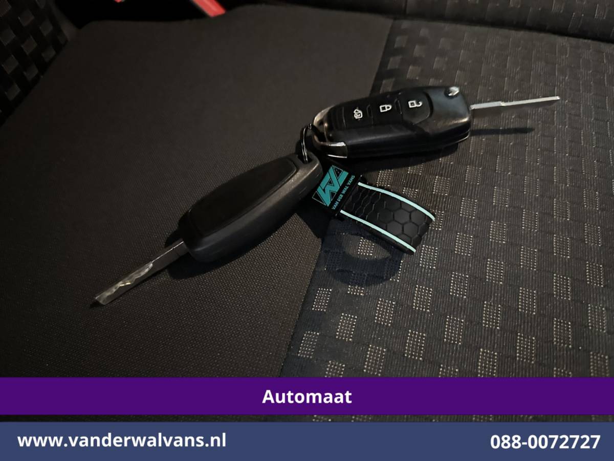 Ford Transit Connect Ford Transit Connect 1.5 EcoBlue 120pk Automaat L2H1 Euro6 Airco | 2x Zijdeur | 3-Zits | Camera | Navigatie | Cruisecontrol Apple Carplay, Android Auto, Stoelverwarming, Verwarmde voorruit, Parkeersensoren, Bijrijdersbank