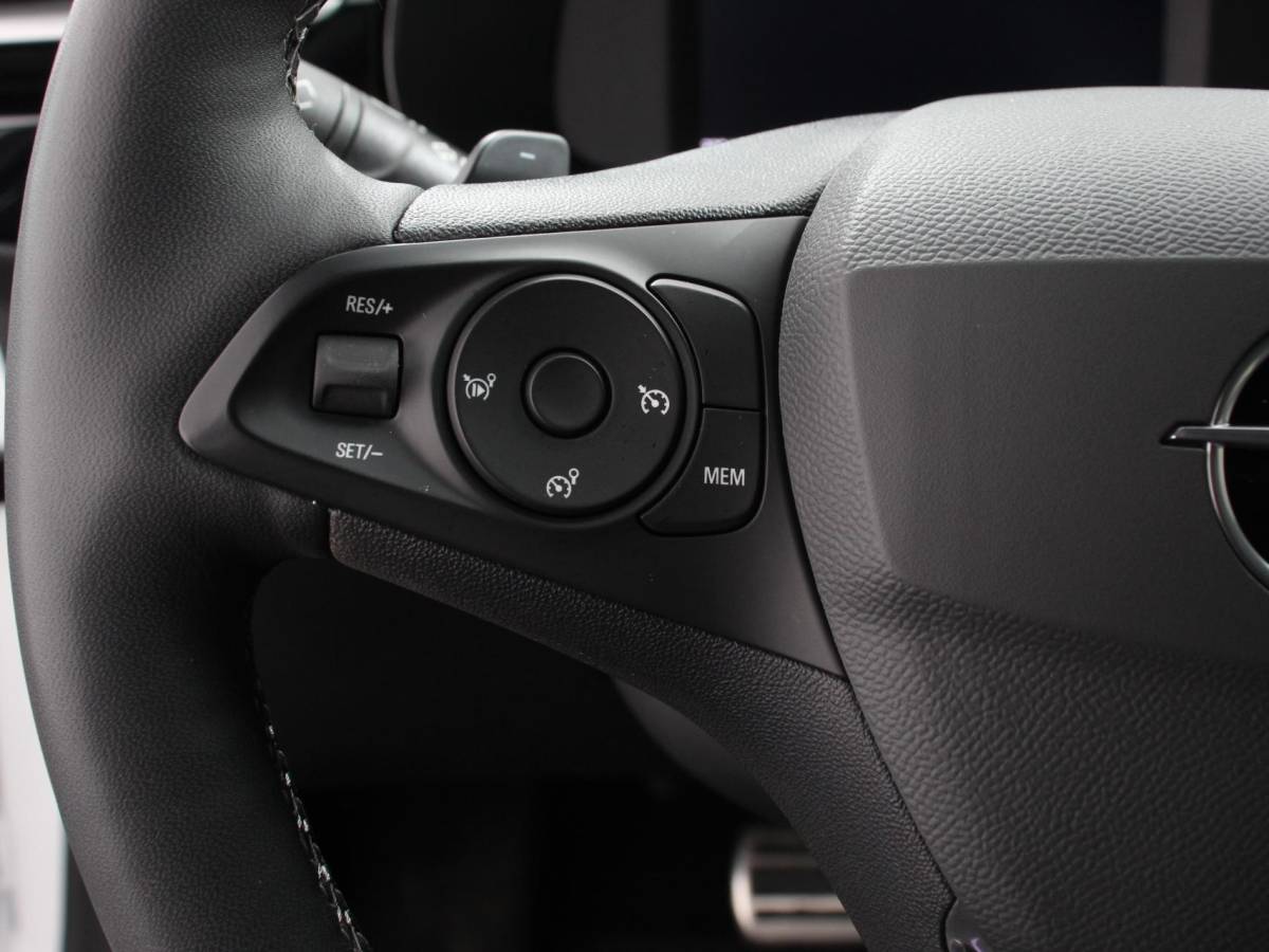 Opel Corsa Opel Corsa 1.2 Turbo 100pk Automaat GS DEMO! Navigatie Apple Carplay/Android Auto Digitale Cockpit Camera Parkeer sensoren Airco Lichtmetalen velgen