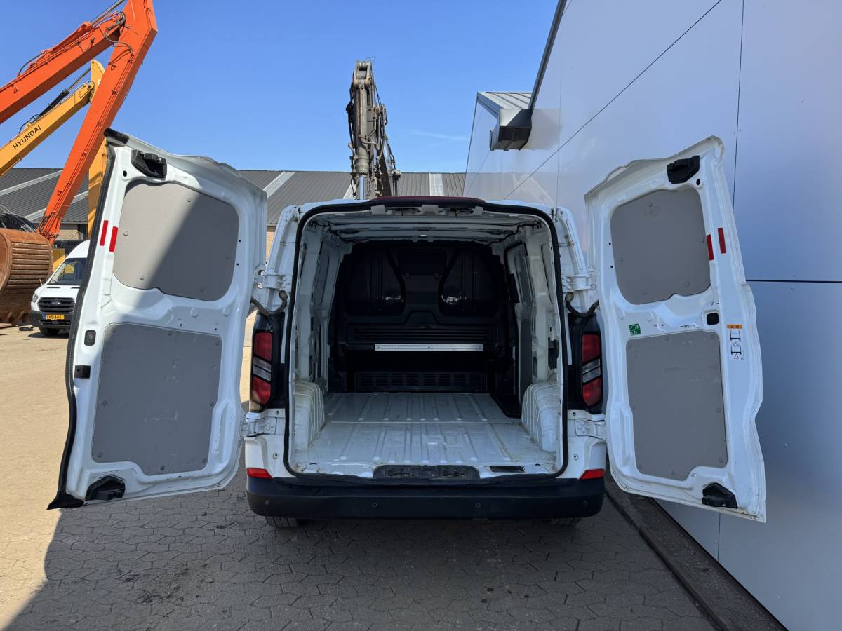 Ford Transit Custom Ford Transit Custom 2.0 TDCI 140PK AWD Automaat L1 4×4 4WD LED ACC Carplay Camera Navigatie Parkeersensoren v+a Vierwielaandrijving