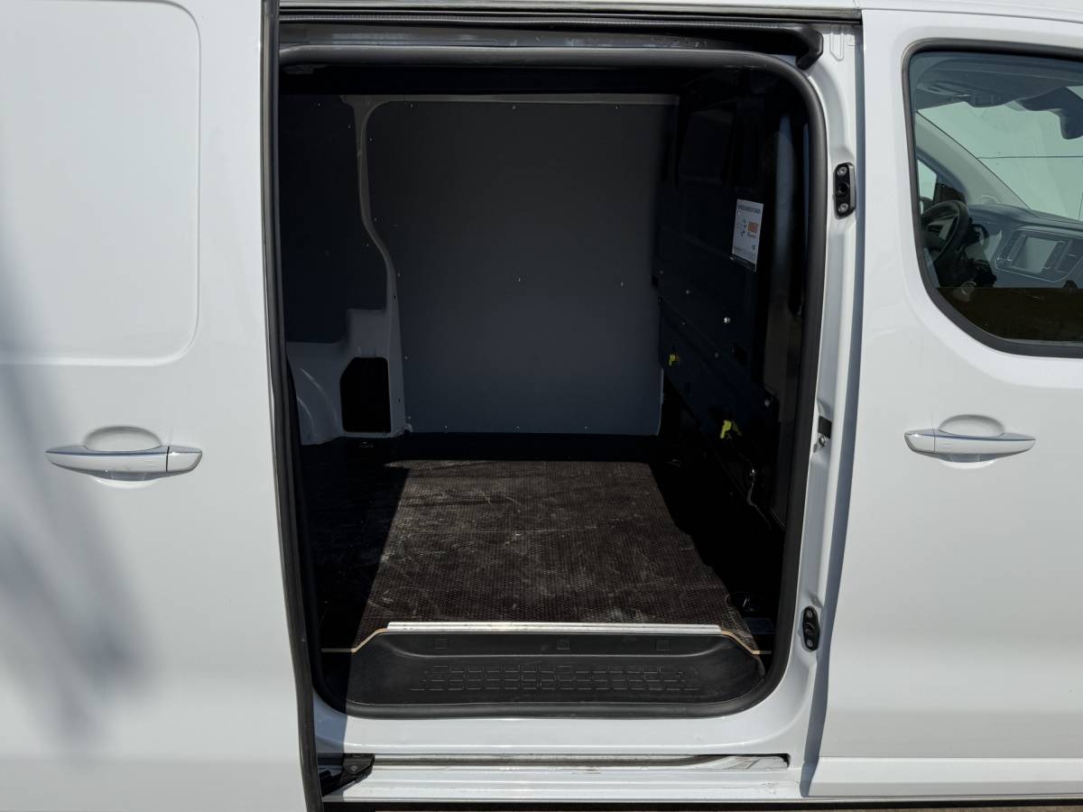 Fiat Scudo Fiat Scudo/ Opel Vivaro 2.0 145PK Automaat L2H1 Climate Control Cruise Control Trekhaak Carplay Camera Navigatie Parkeersensoren Euro 6