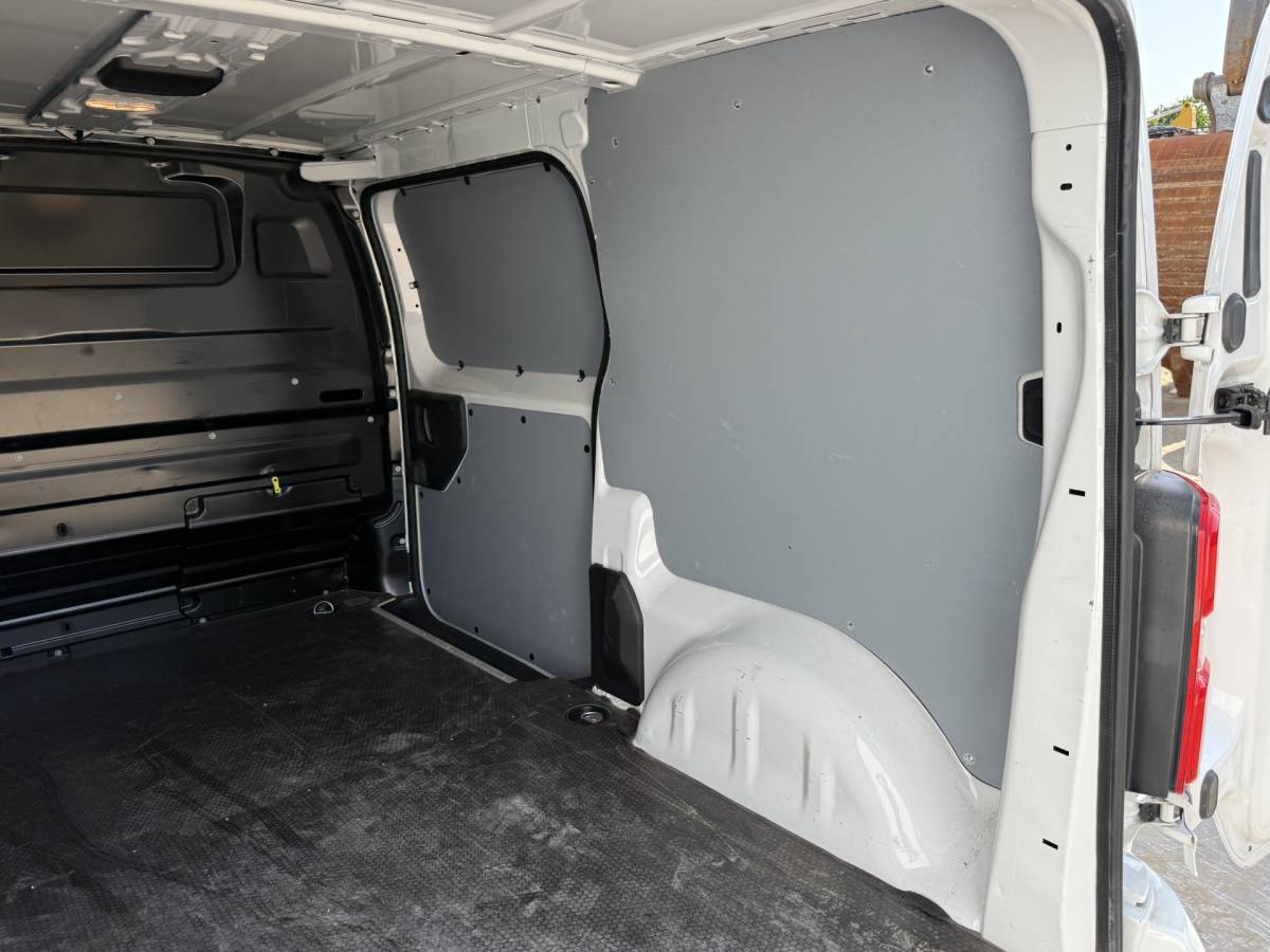 Fiat Scudo Fiat Scudo/ Opel Vivaro 2.0 145PK Automaat L2H1 Climate Control Cruise Control Trekhaak Carplay Camera Navigatie Parkeersensoren Euro 6