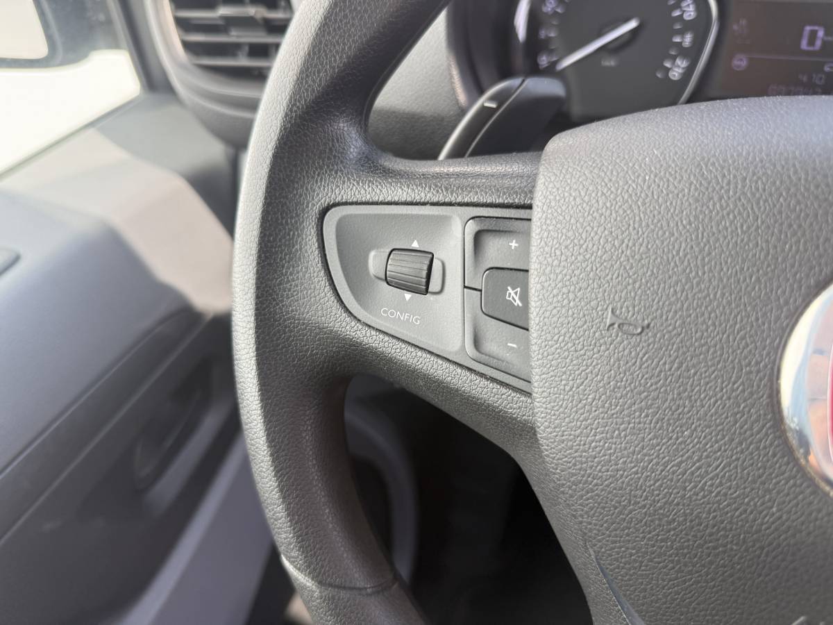 Fiat Scudo Fiat Scudo/ Opel Vivaro 2.0 145PK Automaat L2H1 Climate Control Cruise Control Trekhaak Carplay Camera Navigatie Parkeersensoren Euro 6