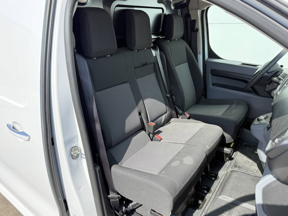 Fiat Scudo Fiat Scudo/ Opel Vivaro 2.0 145PK Automaat L2H1 Climate Control Cruise Control Trekhaak Carplay Camera Navigatie Parkeersensoren Euro 6