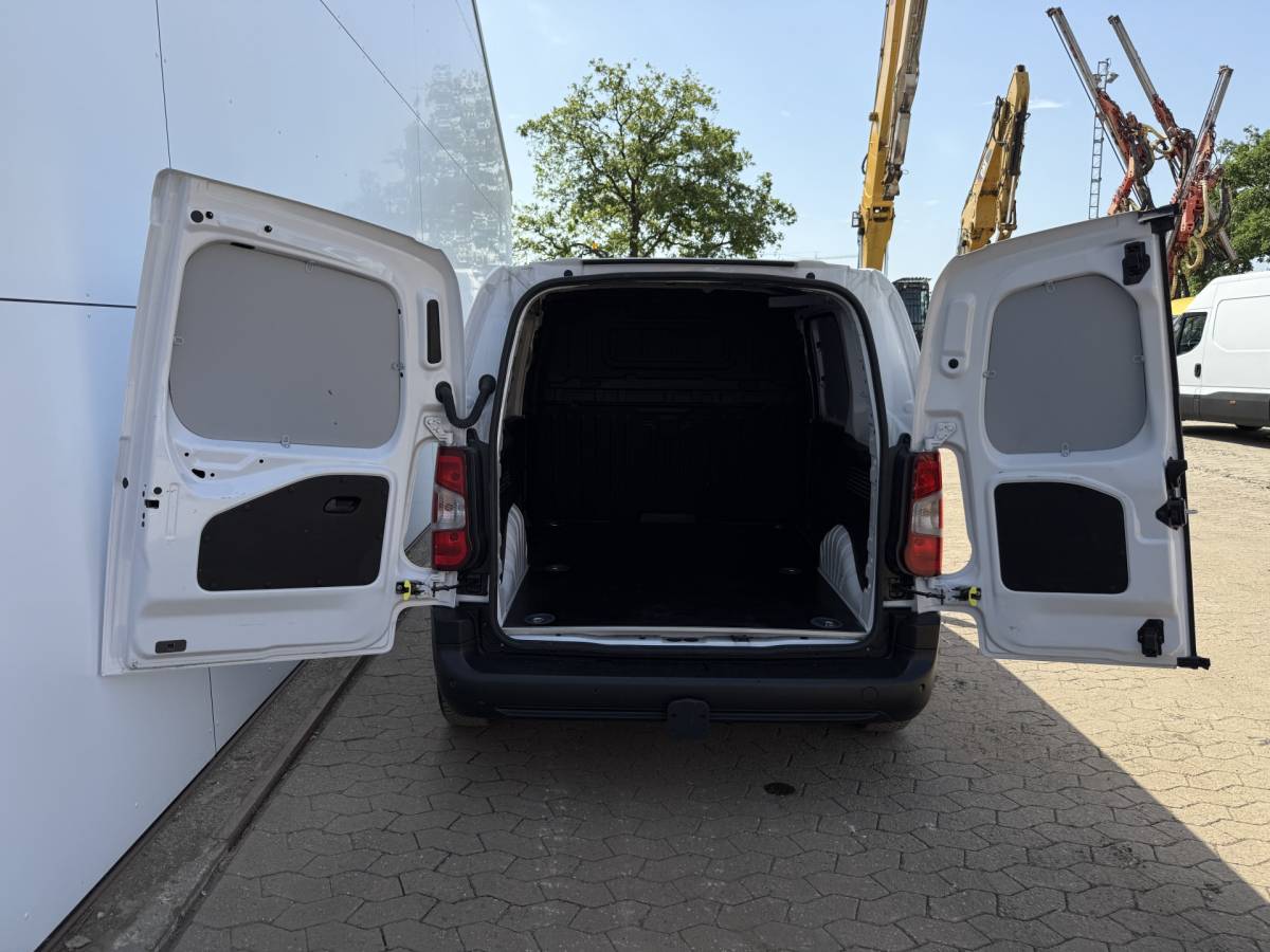 Toyota ProAce Toyota Proace City 1.5 D 100PK Nieuw Model! L1 Climate Control Cruise Control Lane Assist Stoelverwarming Parkeersensoren