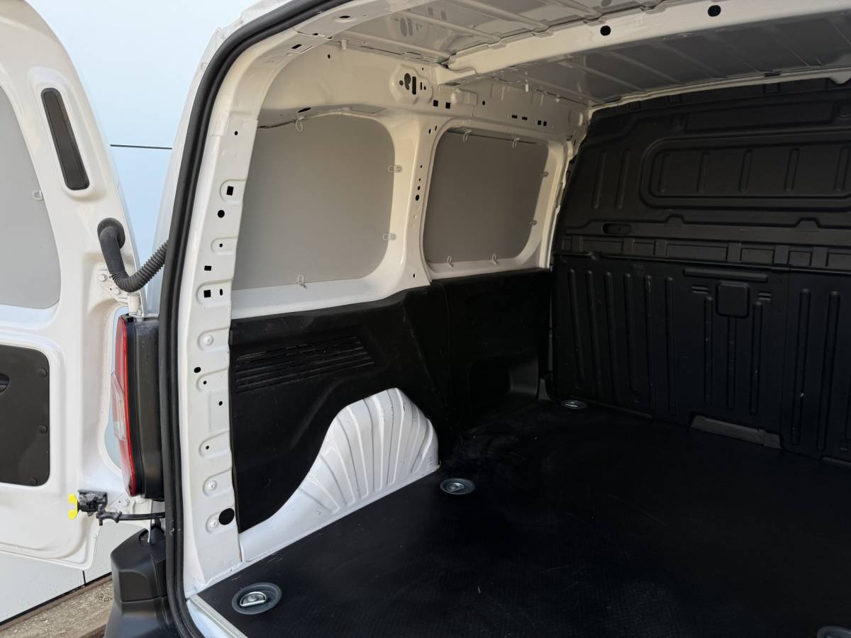 Toyota ProAce Toyota Proace City 1.5 D 100PK Nieuw Model! L1 Climate Control Cruise Control Lane Assist Stoelverwarming Parkeersensoren