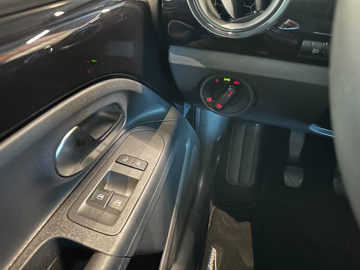 Volkswagen up! Volkswagen Up! 1.0 BlueMotion MOVE UP!-uitv 5-DEURS|AIRCO|ISOFIX|STUURBEKRACHTIGING|NAP|nwe APK+ONDERHOUDSBEURT BIJ AFLEVERING