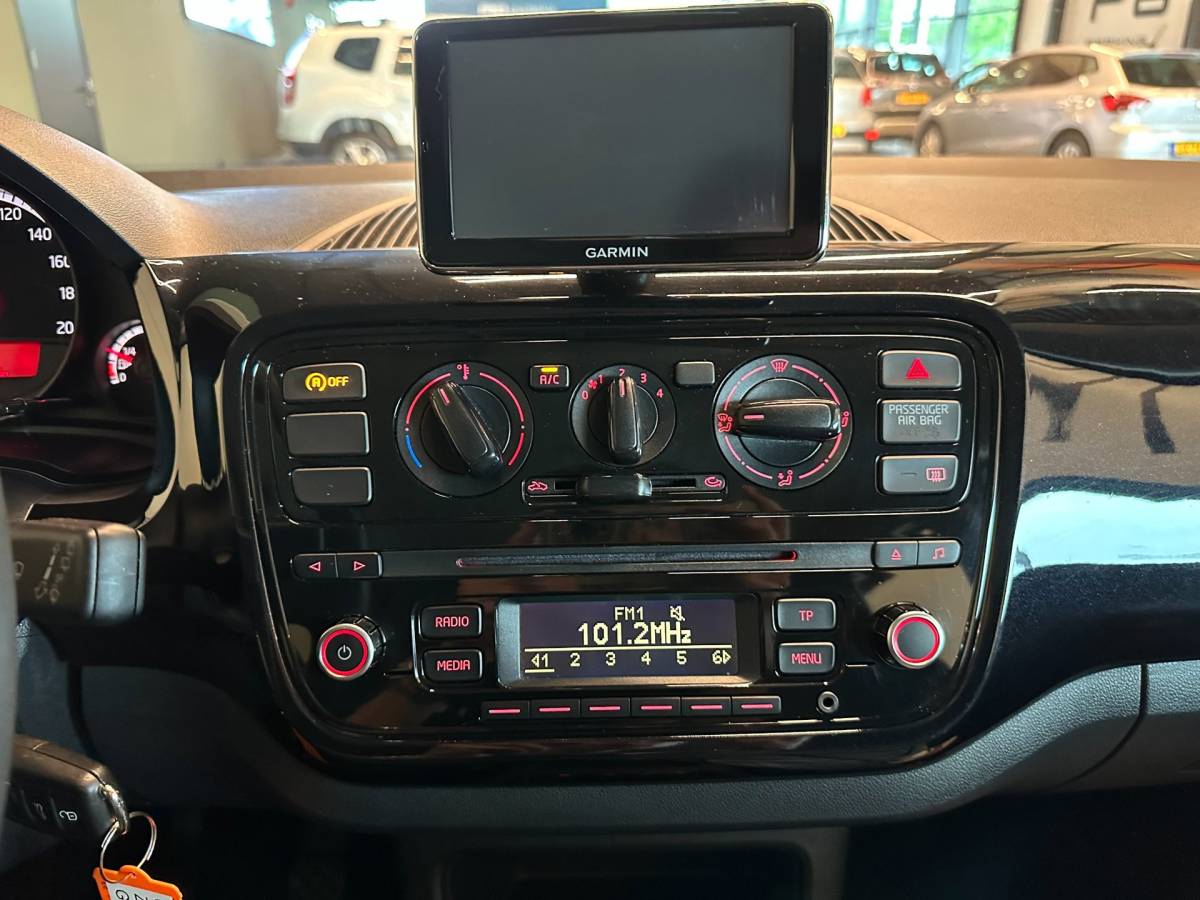 Volkswagen up! Volkswagen Up! 1.0 BlueMotion MOVE UP!-uitv 5-DEURS|AIRCO|ISOFIX|STUURBEKRACHTIGING|NAP|nwe APK+ONDERHOUDSBEURT BIJ AFLEVERING