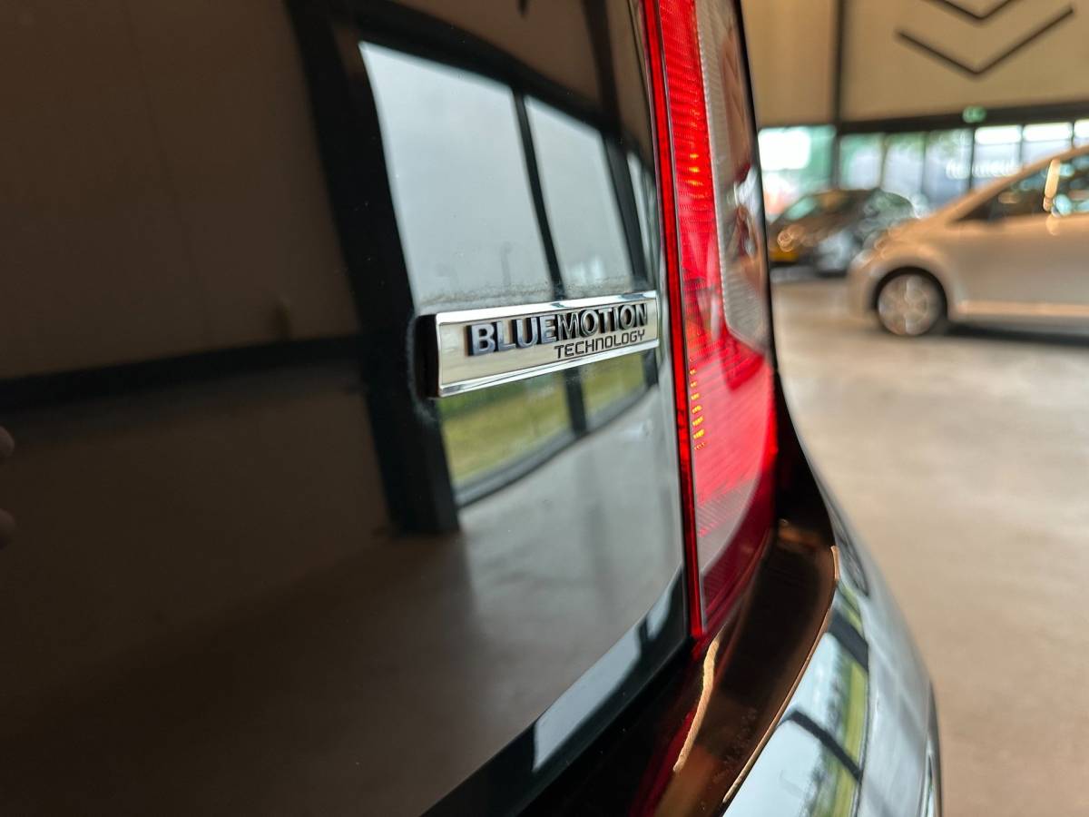 Volkswagen up! Volkswagen Up! 1.0 BlueMotion MOVE UP!-uitv 5-DEURS|AIRCO|ISOFIX|STUURBEKRACHTIGING|NAP|nwe APK+ONDERHOUDSBEURT BIJ AFLEVERING