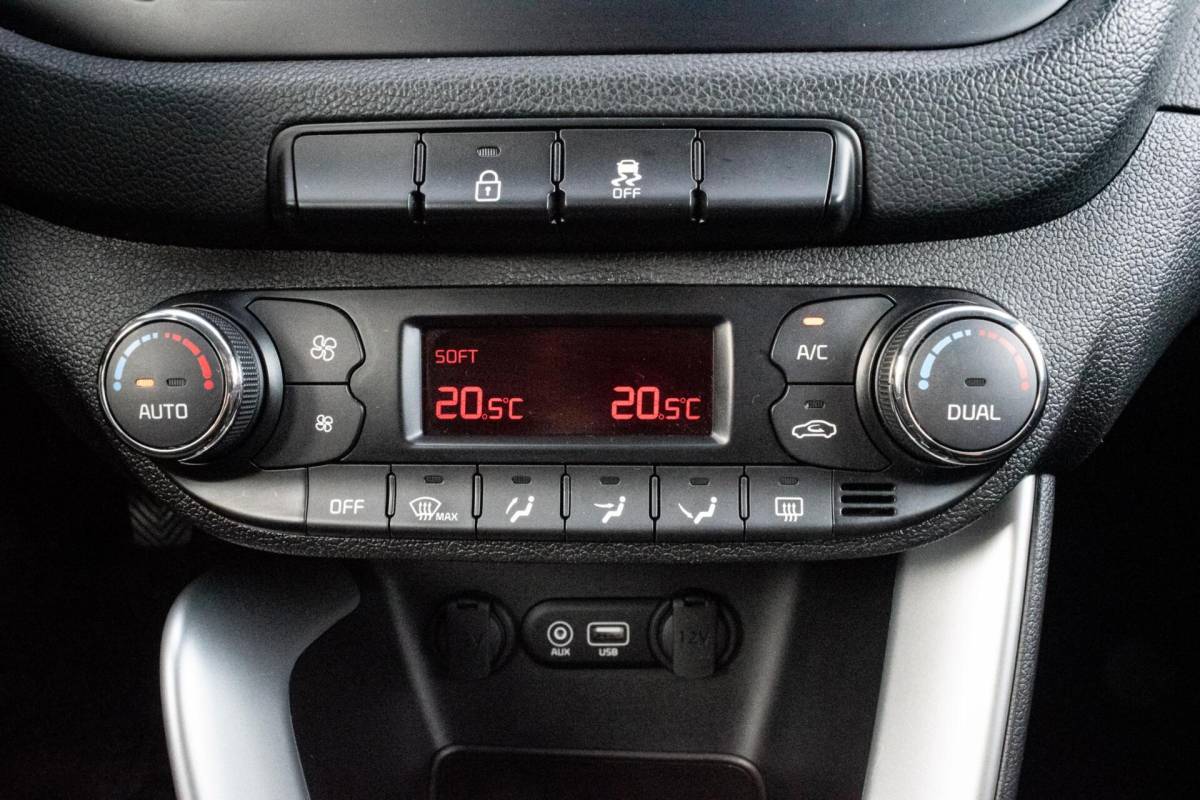 Kia cee'd Kia cee’d Sportswagon 1.0 T-GDi ComfortPlusLine Navigator|1e EIGENAAR|INCL. NW APK+SERVICEBEURT|CAMERA|CARPLAY|CLIMATE|PDC|CRUISE|NAVI