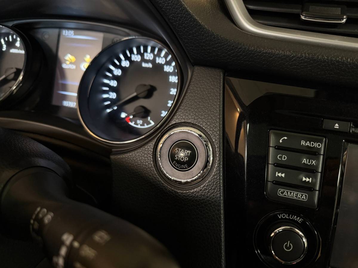 Nissan QASHQAI Nissan Qashqai 1.2 Connect Edition *Pano* Camera|Navi|Cruise|DAB|PDC|NAP
