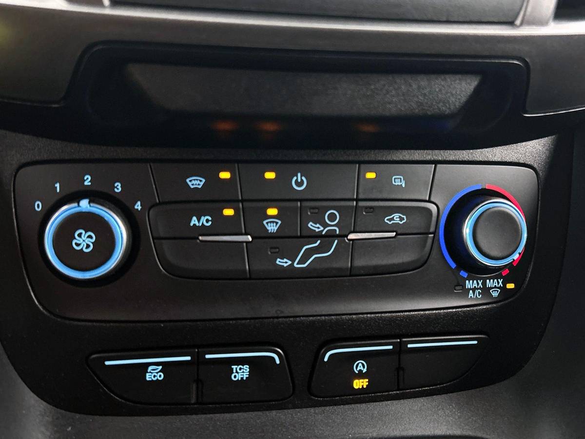 Ford Transit Connect Ford Transit Connect 1.5 EcoBlue Automaat L2 Trend Navigatie Airco Parkeersensoren Cruise Control 3Zits Camera DAB+